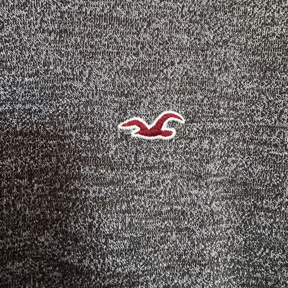 Hollister Grey Long-Sleeve - Picture 4 of 4